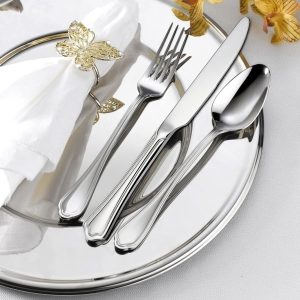 Upgrade your dining experience with our Silverware Set with Tray! Add a touch of sophistication to every meal - for casual family dinners or fancy occasions.