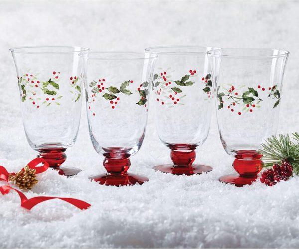 Wow guests at holiday gatherings with our exquisite Set of 4 Winterberry Water Goblets 14 Oz. These goblets will enhance the festivities & impress your guests.